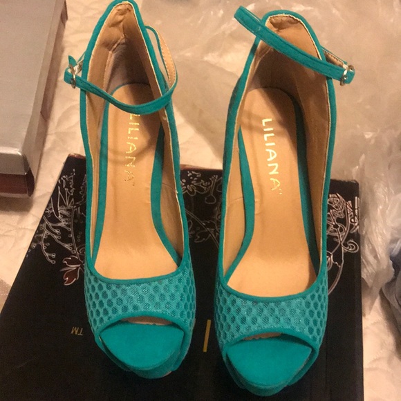 Heels - Picture 2 of 7